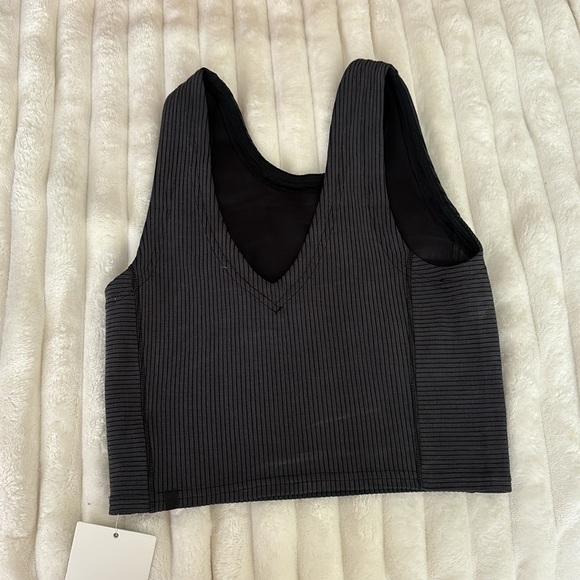 Lululemon softstreme cropped tank top - Picture 3 of 4